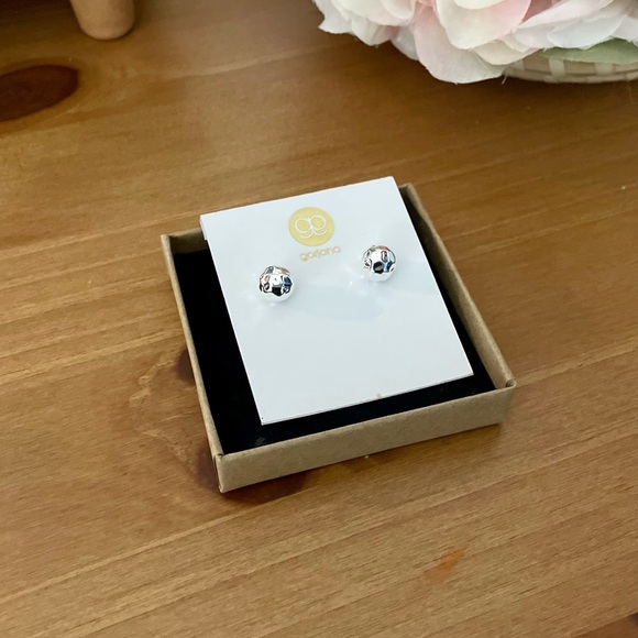 Gorjana Silver Earrings Hammered Faceted Ball Studs Nordstrom Sold Out NWT - Picture 2 of 3